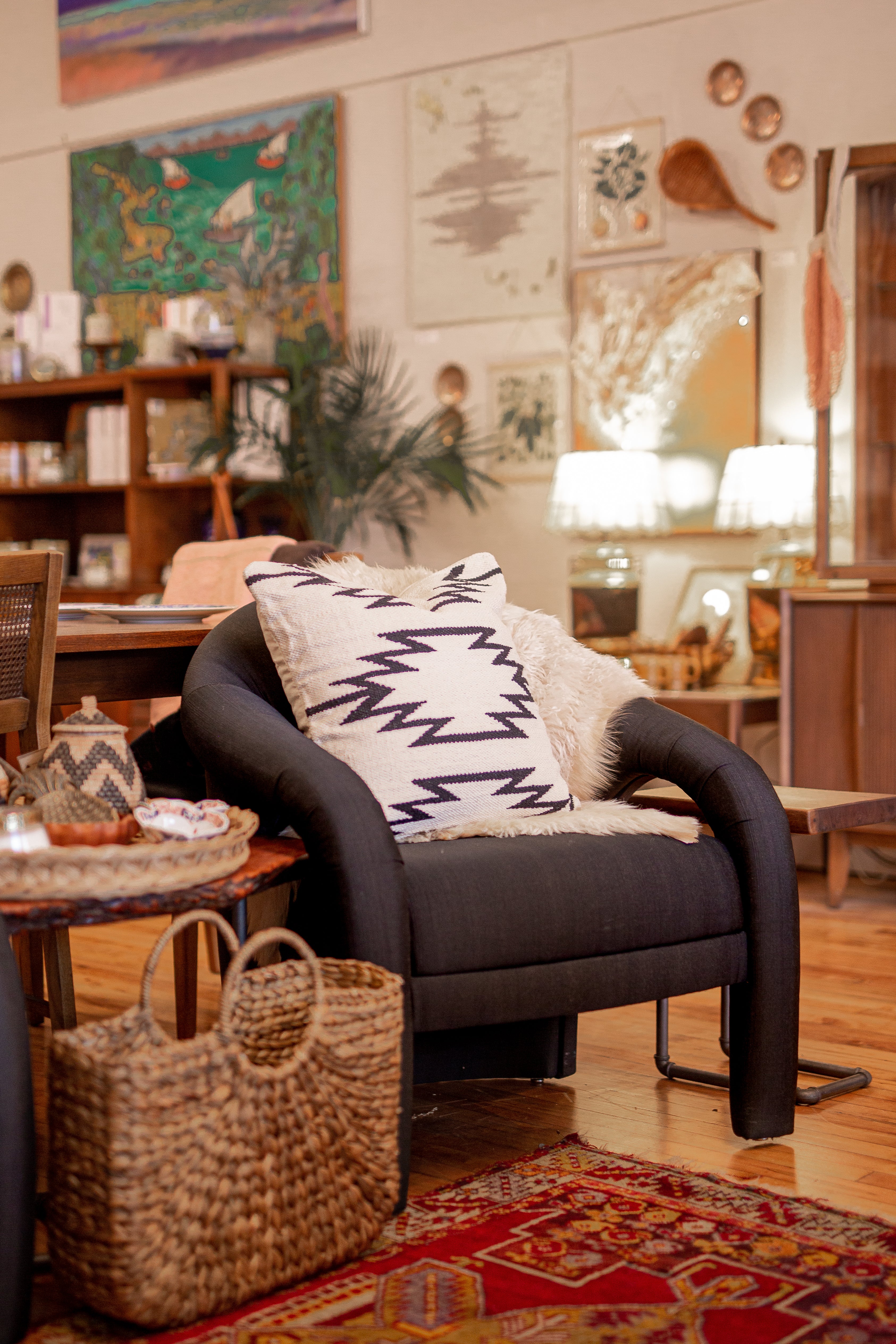 Vintage Furniture & Decor | Intentionally Collected MCM & Post Modern
– Curated Interiors
