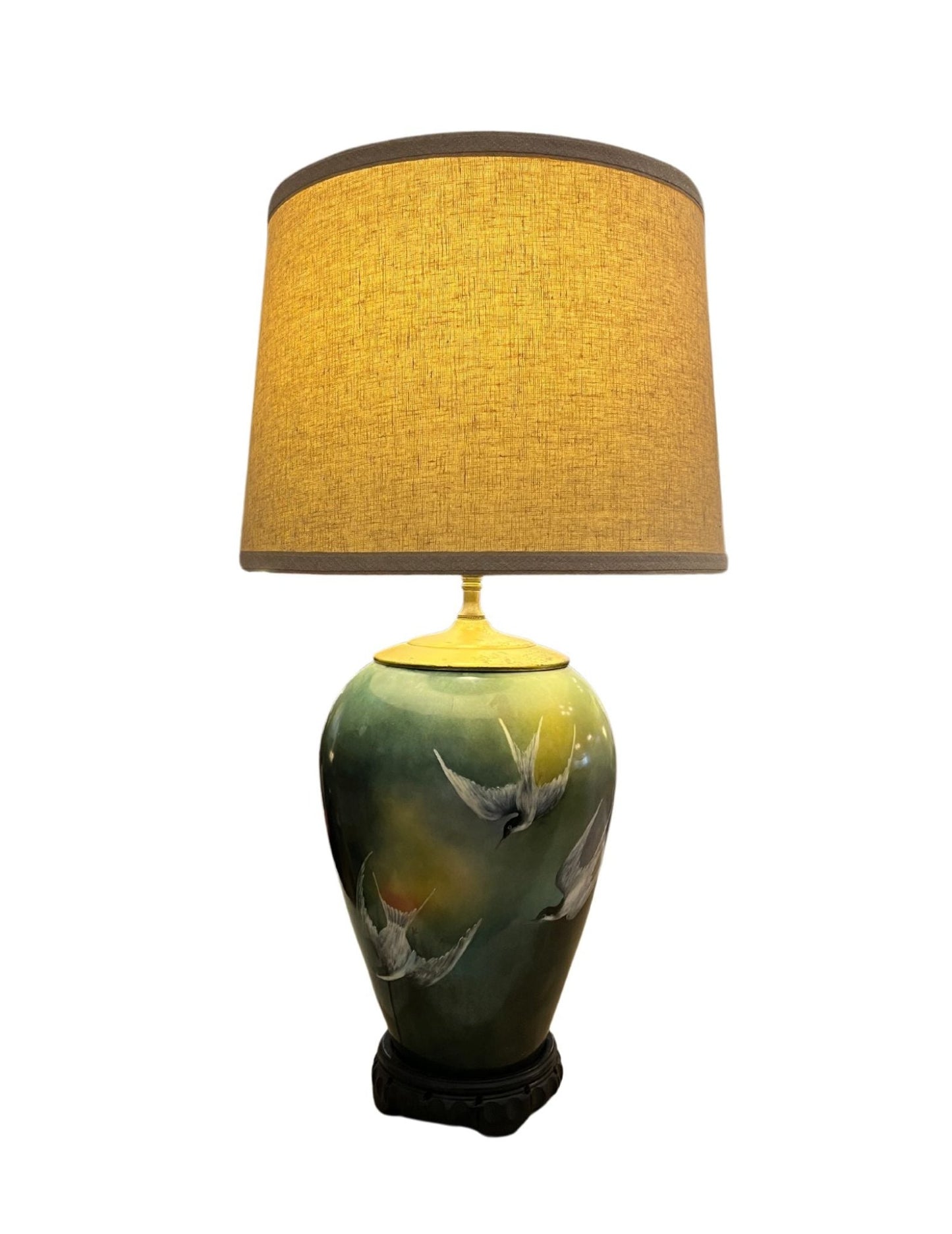 Full view of Birds in Flight Airbrushed Vintage Lamp