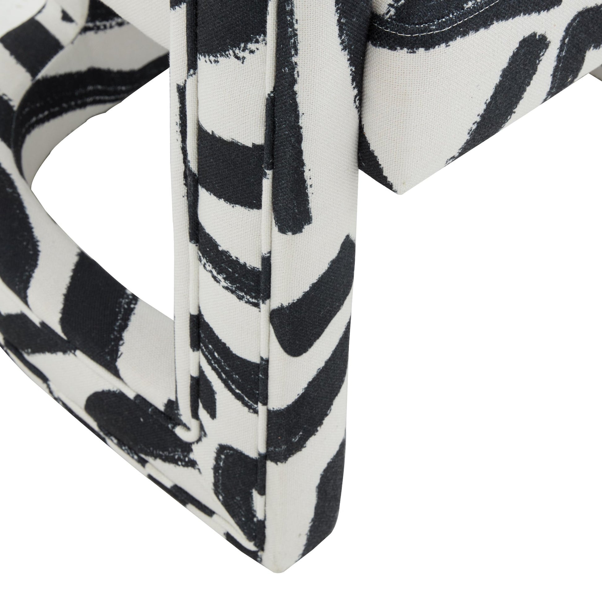 oThe Op Art Occasional Chair in Black and White Detail